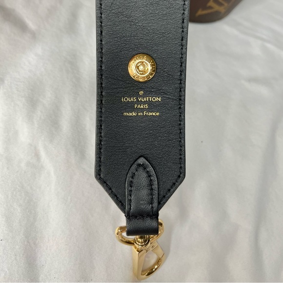 Louis Vuitton adjustable bandouliere strap. - Picture 10 of 12